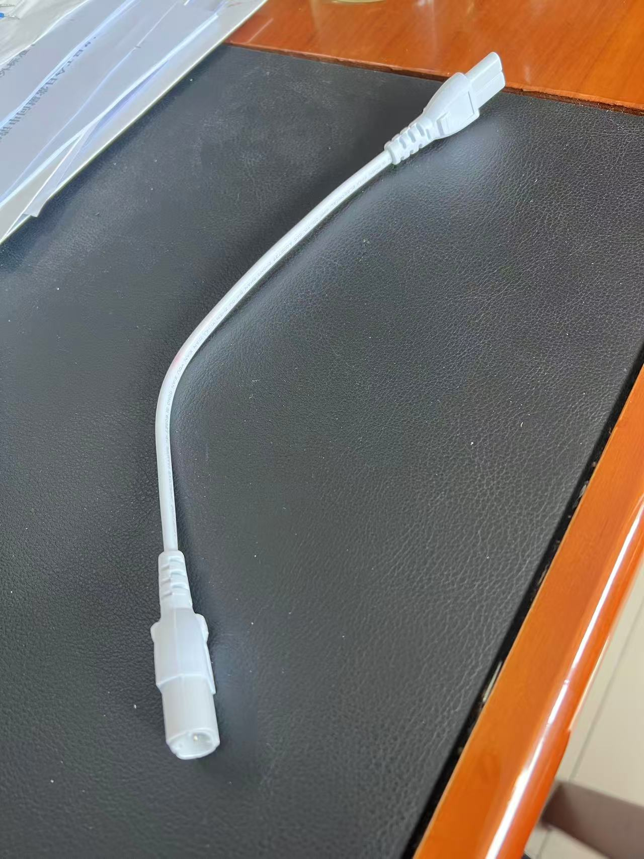LED一体灯连接线