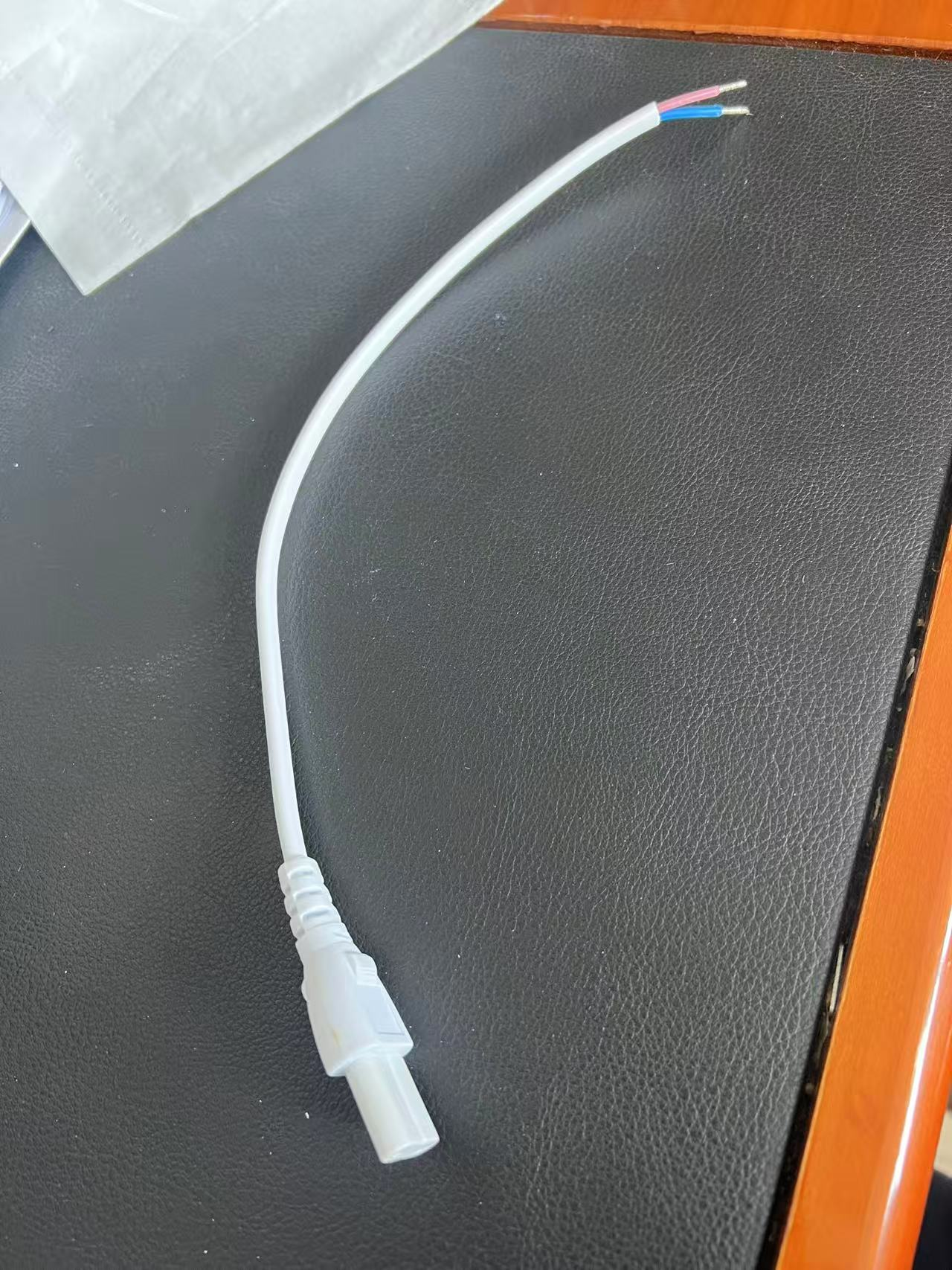 LED一体灯连接线
