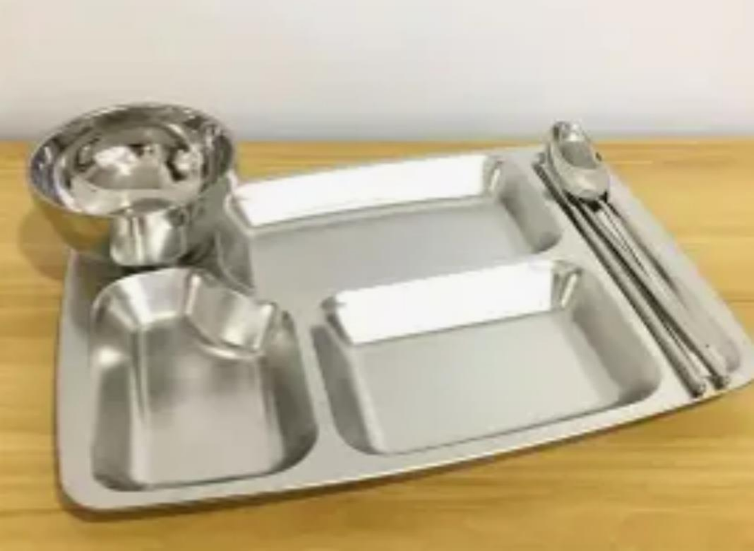 国产 不锈钢餐盘 四格