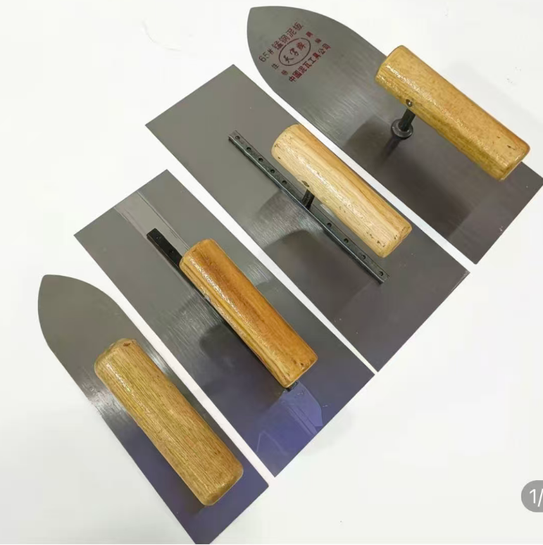 水泥抹子一把尖头的，一把平头的