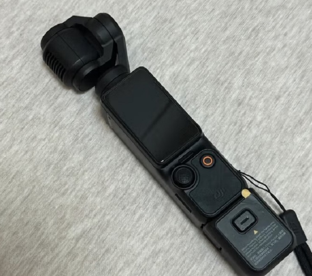 大疆 Osmo Pocket 3 标准版 一英寸口袋云台相机 OP灵眸手持数码相机 旅游vlog 便携美颜摄像 标准版+256G内存卡/套